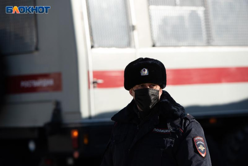 Уроженец Ставрополья с криками поддержки Украины напал на полицейских в Москве