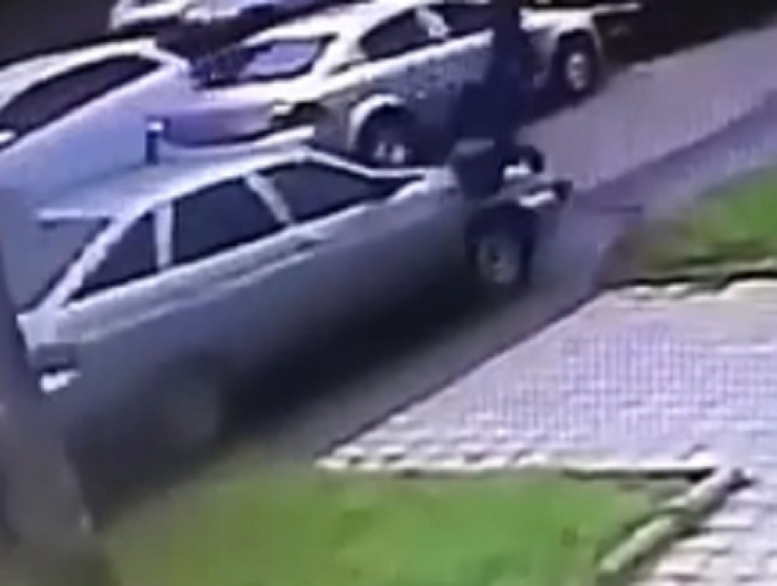 "Кто виноват?": автохам сбил пешехода на «зебре» и попал на видео в Ставропольском крае