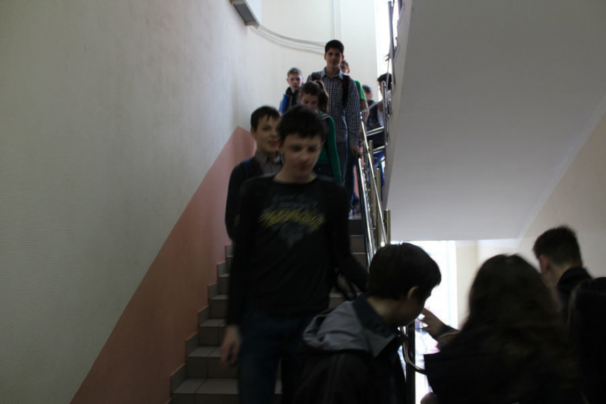 Школьников эвакуировали в Ставрополе