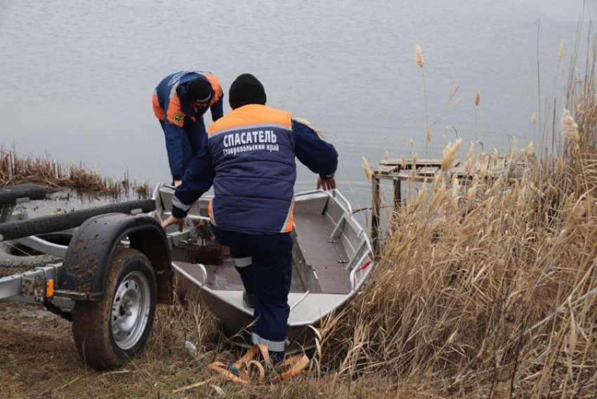 Двух попавших в беду детей спасли посреди Новотроицкого водохранилища на Ставрополье