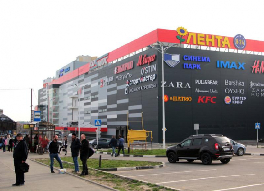 В Ставрополе в торговом центре «Космос» обвалился потолок