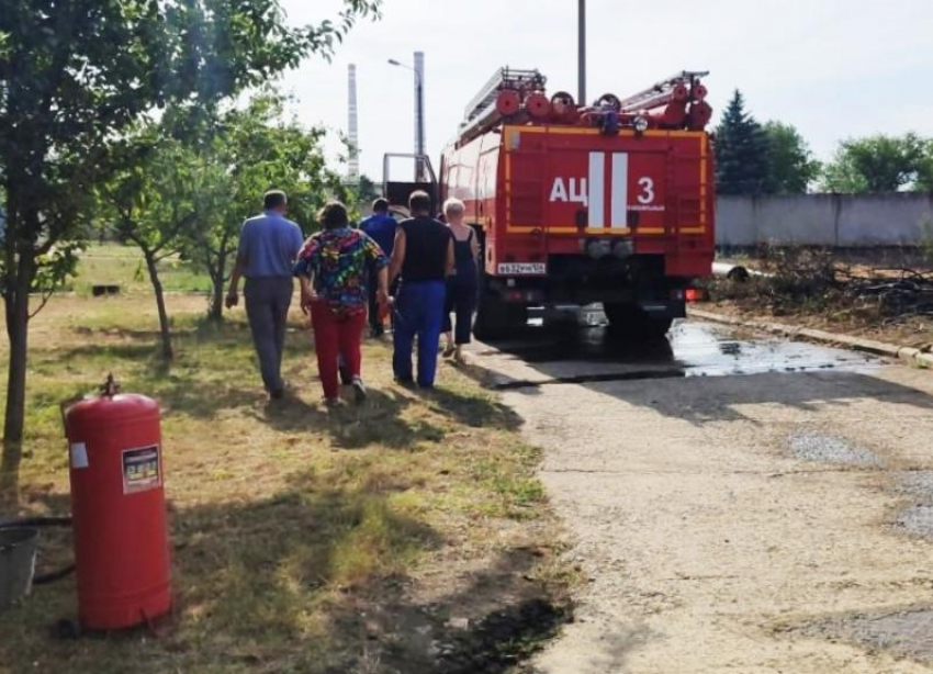Пожар на насосной станции в Солнечнодольске ликвидировали сотрудники крайводоканала и МЧС 