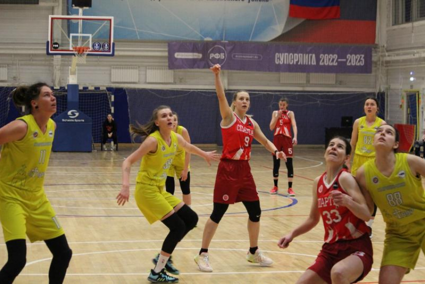 Ставропольские баскетболистки потерпели поражение в Санкт-Петербурге 