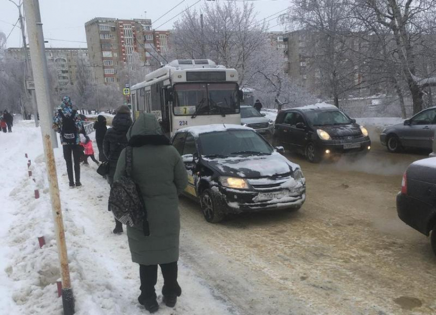 Снегопад в Ставрополе не заставил горожан пересесть на общественный транспорт