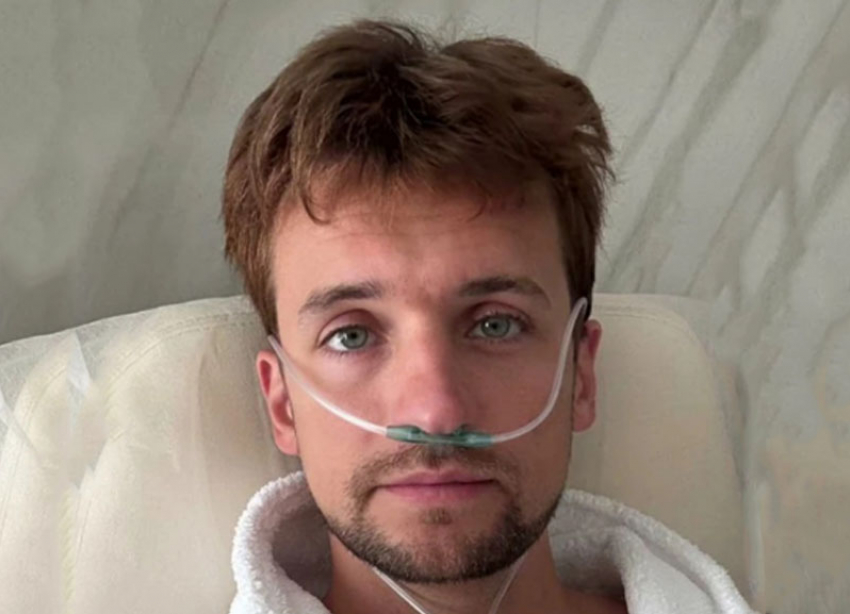 Известный певец Дмитрий Колдун напугал поклонников фото с капельницей в Кисловодске