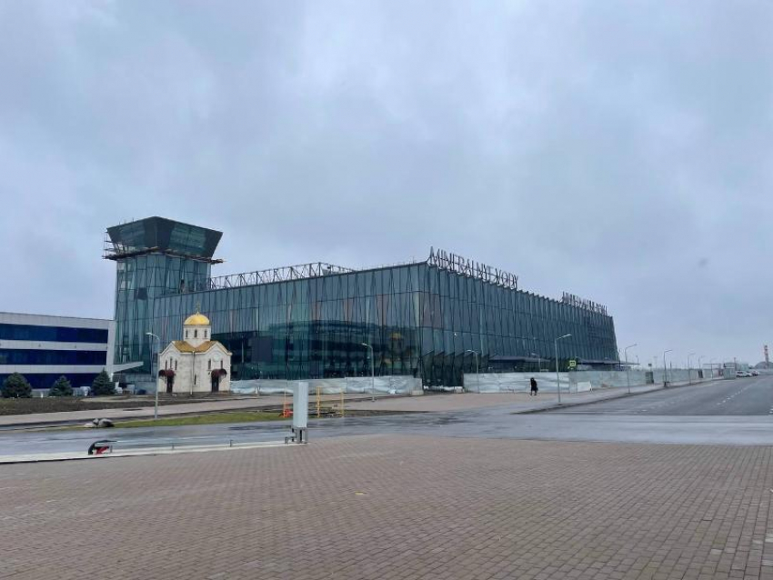 Аэропорт Минеральных Вод столкнулся с массовыми задержками рейсов 5 января