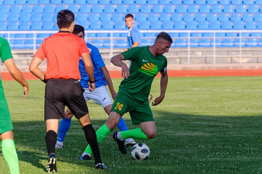 Во втором туре чемпионата Ставропольского края по футболу лидеры одержали победы 