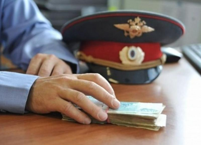 На Ставрополье участкового полицейского осудили за взятку