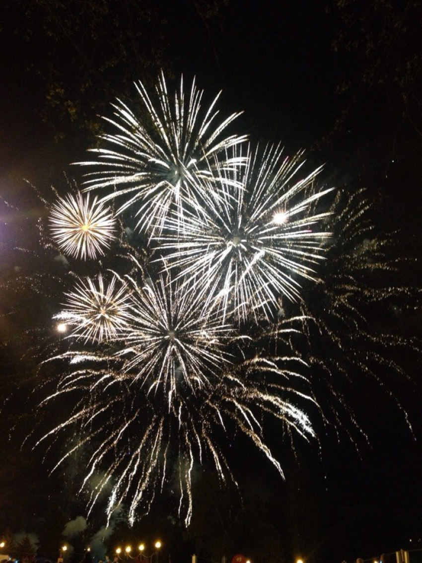 День Победы в Ставрополе завершился потрясающим салютом