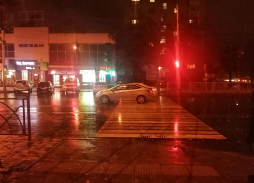В Ставрополе водитель иномарки на пешеходном переходе сбил 17-летнюю девушку