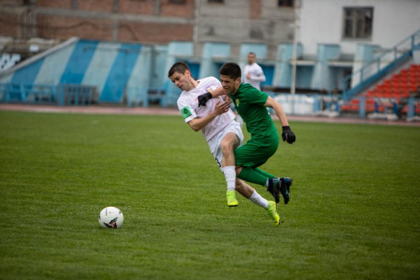Футболисты пятигорского «Машука-КМВ» в последнем матче сезона поделили очки с майкопчанами