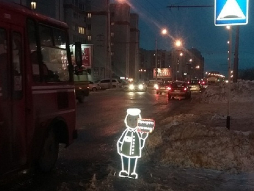 Яркие маленькие «человечки» появились возле переходов в Ставрополе 