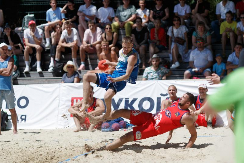 Ставропольские гандболисты-пляжники вступают в борьбу на песке за золото национального чемпионата 