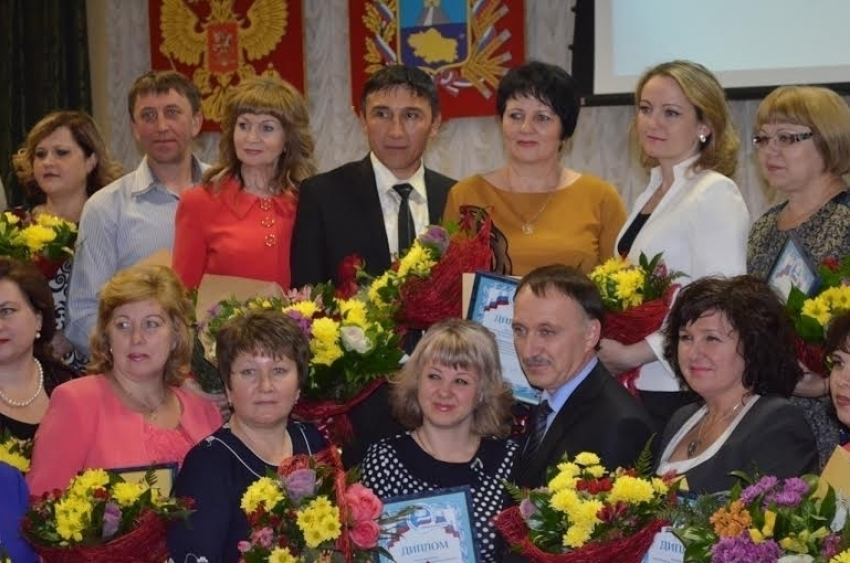 Четверо учителей из Ставрополя стали лучшими педагогами в крае