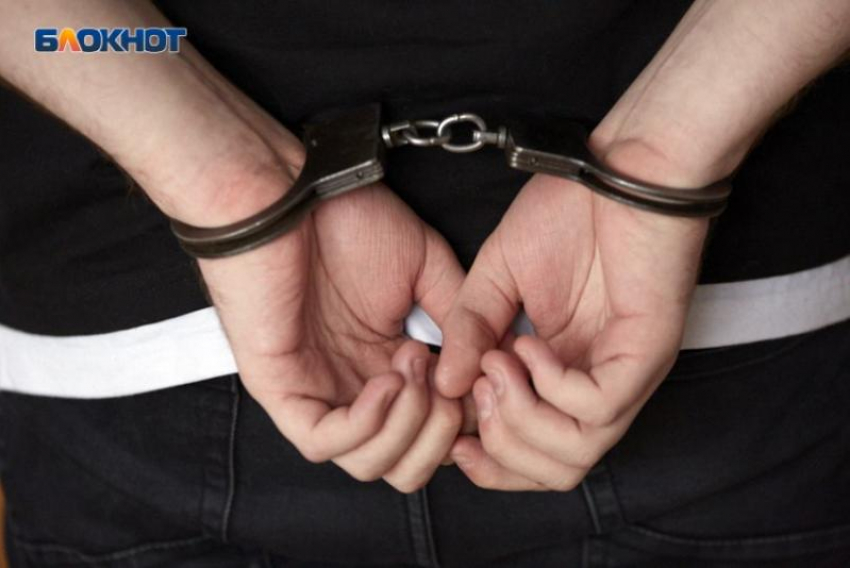 Угрожающего топором мужчину из Михайловска задержали местные полицейские 