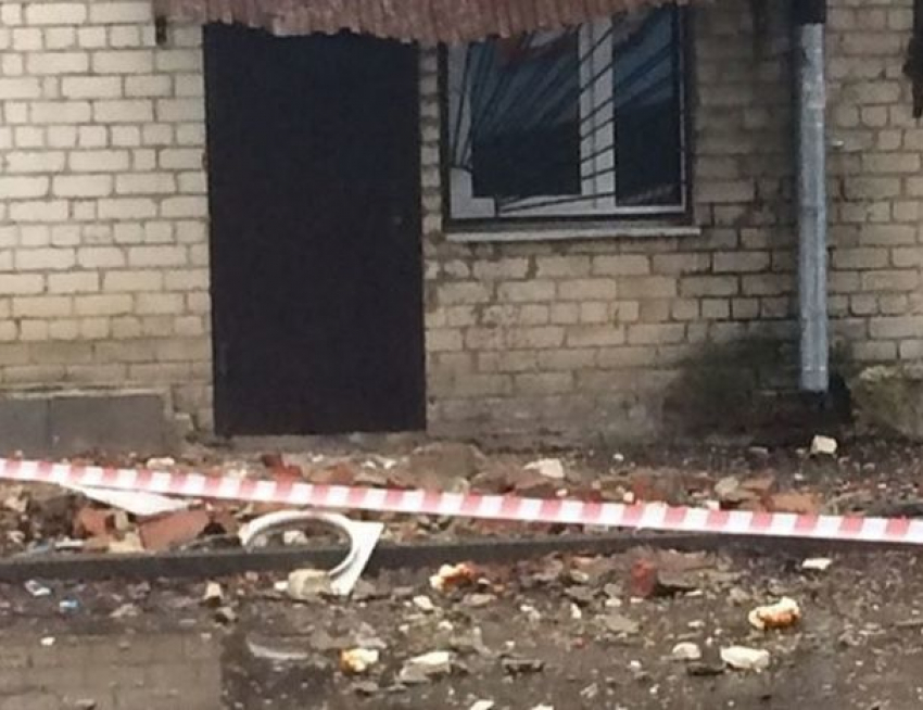 Здание общежития минобороны разваливается на глазах в Ставрополе 