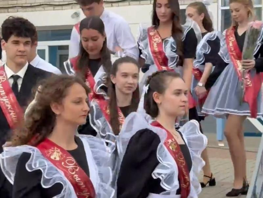 Последний звонок прошел в школах Шпаковского округа