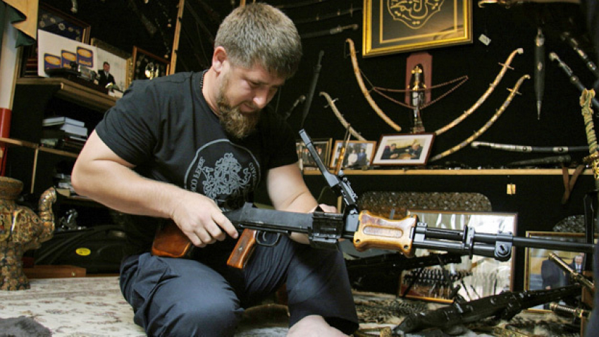 Кадыров разрешил стрелять в полицейских других регионов