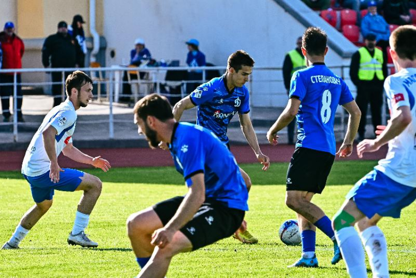 В гости к аутсайдерам: ставропольские футболисты в Махачкале проэкзаменуют «тезок» из «Динамо-2»