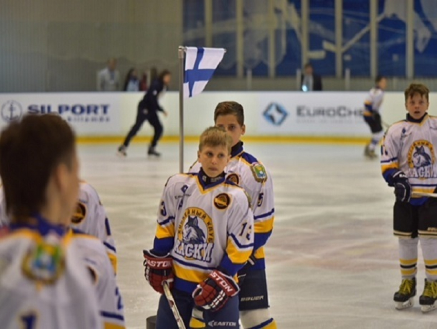 В Новомосковске начался хоккейный турнир на Кубок ЕвроХима