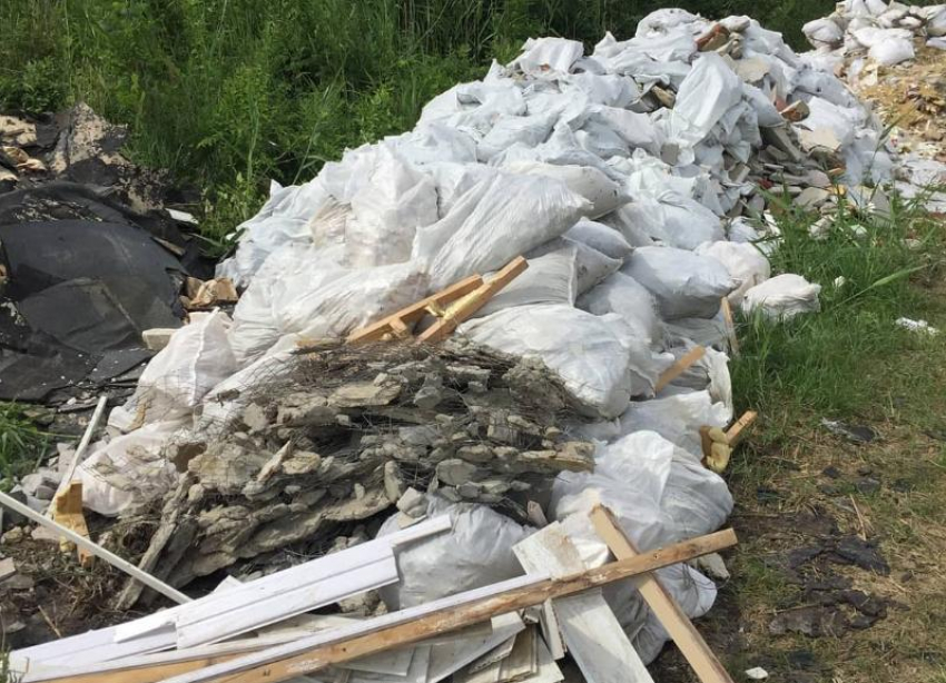 Дорожники организовали стихийную свалку в Ставрополе