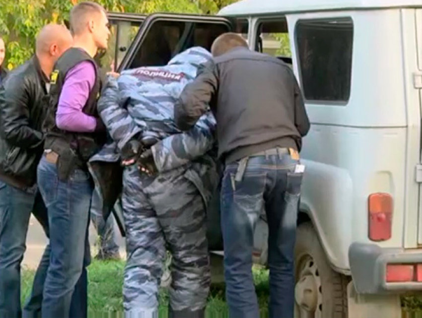 Шайка лжеполицейских вымогала миллионы за прекращение уголовных дел на Ставрополье