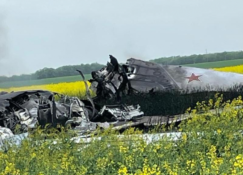Двое катапультировавшихся летчиков с упавшего на Ставрополье самолета найдены
