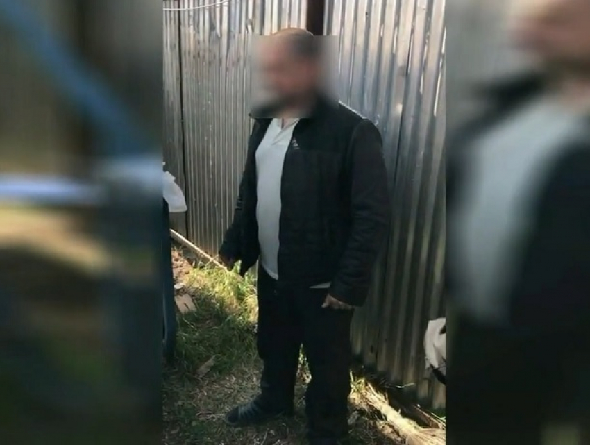 Патроны, самодельный пистолет и наркотики нашли при обыске у жителя Ставрополья и сняли на видео