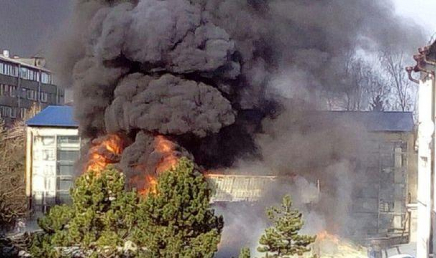 Устанавливаются причины пожара в сауне «Водолей» в Ессентуках