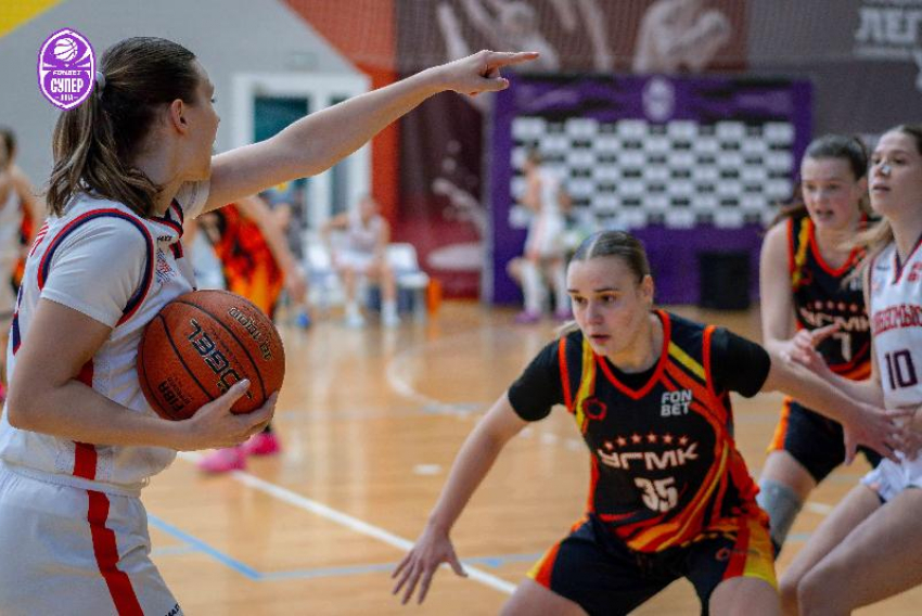 Не догнали: баскетболистки «Невинномысска» уступили девушкам из Екатеринбурга