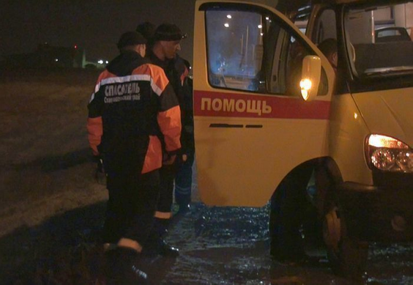 Иномарка на Ставрополье влетела под колеса грузовика