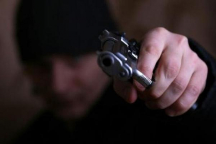 Парочка грабителей открыла стрельбу в Ставрополе в попытке скрыться от полиции