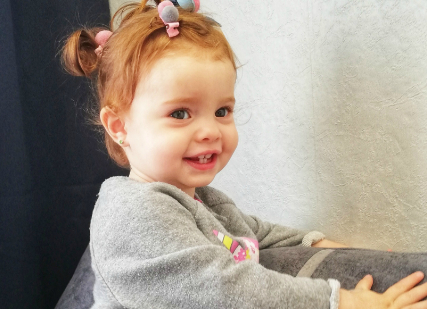 Маленькая и умненькая Афина Скляр в конкурсе  «Самая чудесная улыбка ребенка 2020»