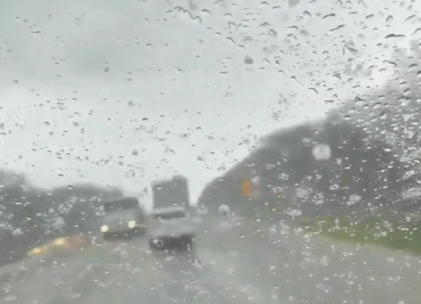 ​​Мэр Невинномысска попал в градовый плен на выезде из Ставрополя: видео 