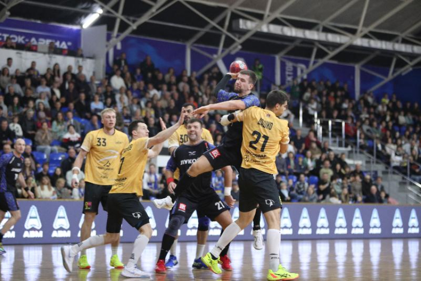 Игра «от ножа» и «валидол» в финале: гандбольное дерби в Ставрополе выдалось жарким 