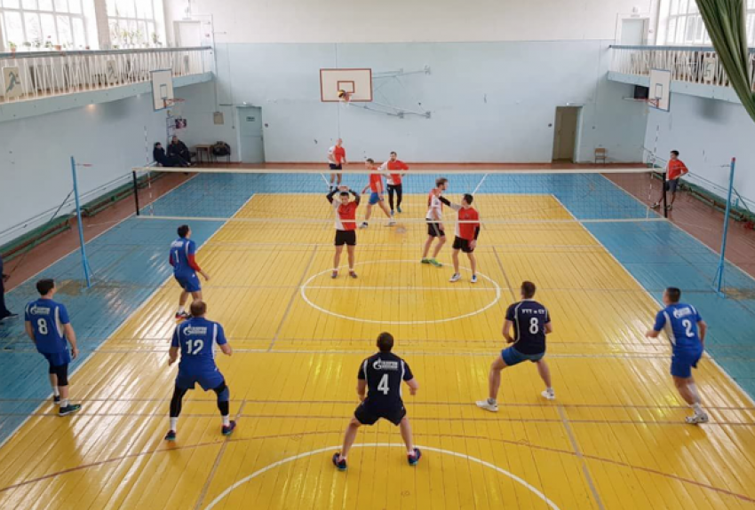 Любители волейбола поборолись за звание лучшей команды Ставрополья