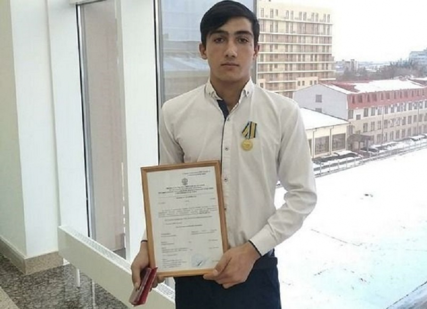 Ставропольский восьмиклассник, спасший тонущую девочку, награжден медалью
