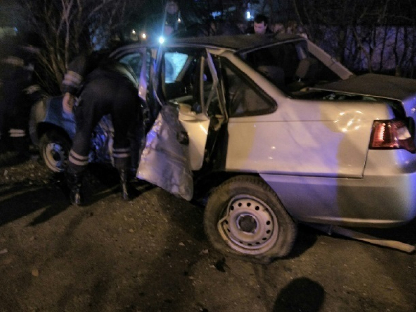Пьяные подростки уходили от погони и «снесли» бок припаркованного авто в Ставрополе, - очевидцы