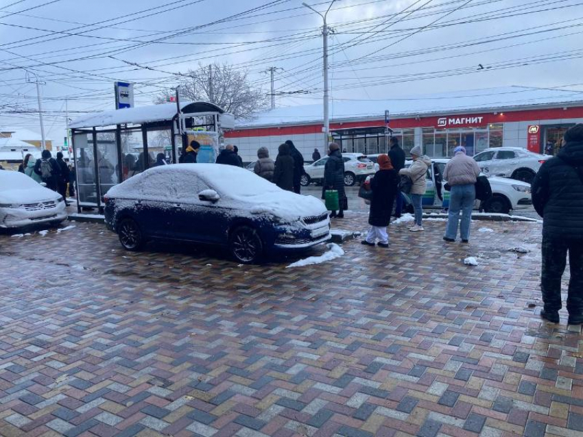 Пробки в 9 баллов и полные остановки: как Ставрополь пережил первый ночной снегопад