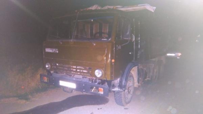 На Ставрополье трое парней угнали «КАМАЗ»