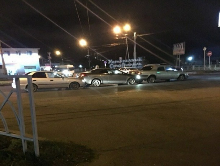 Курьезное тройное ДТП повеселило жителей Ставрополя