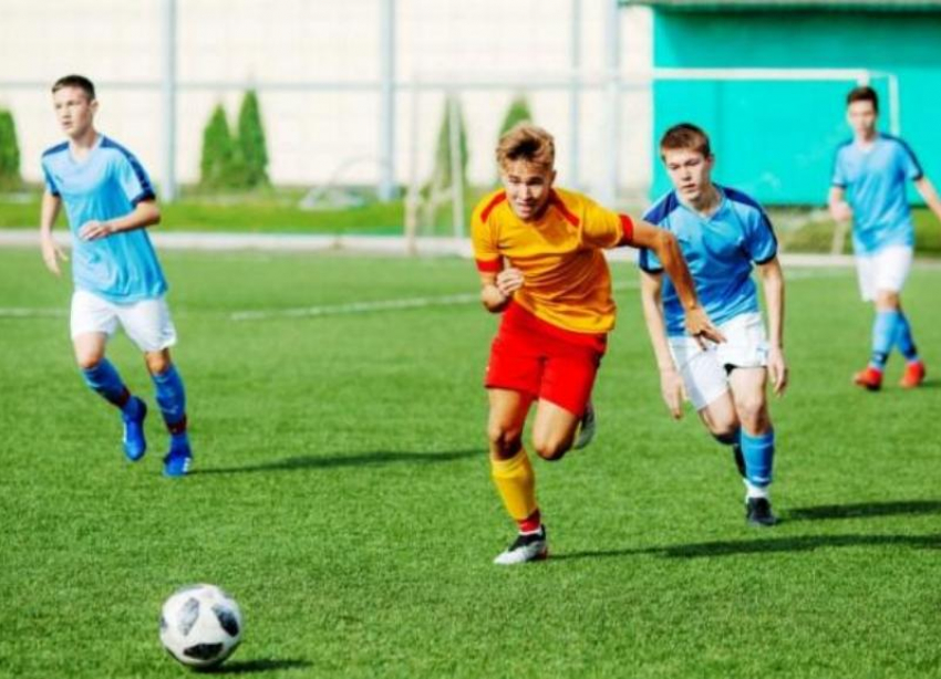 Гостей в финал не пустили: основные трофеи первенства края разыграли юные футболисты из Ставрополя