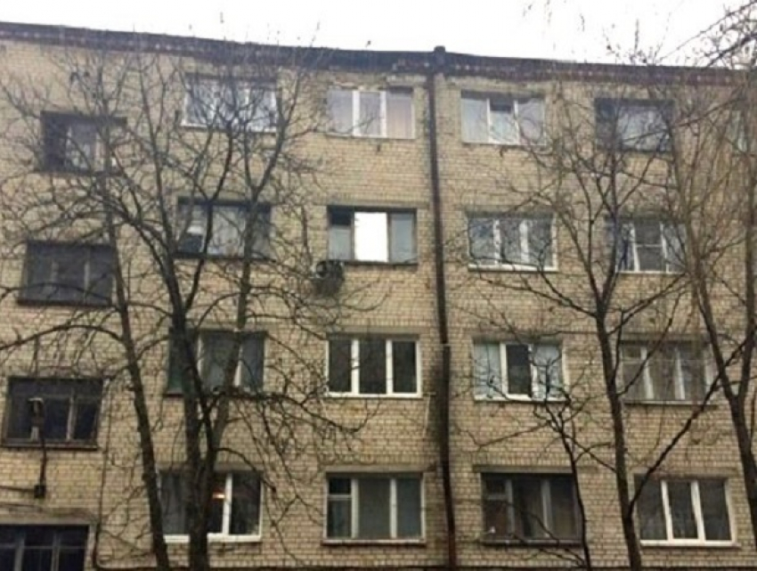Опасные общежития-"развалюхи» экстренно отремонтируют в Ставрополе после падения кирпичей с фасада
