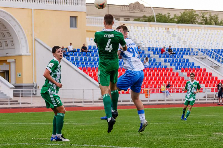 Воронежский клуб ставропольского футбольного рулевого довел победную серию до четырех матчей