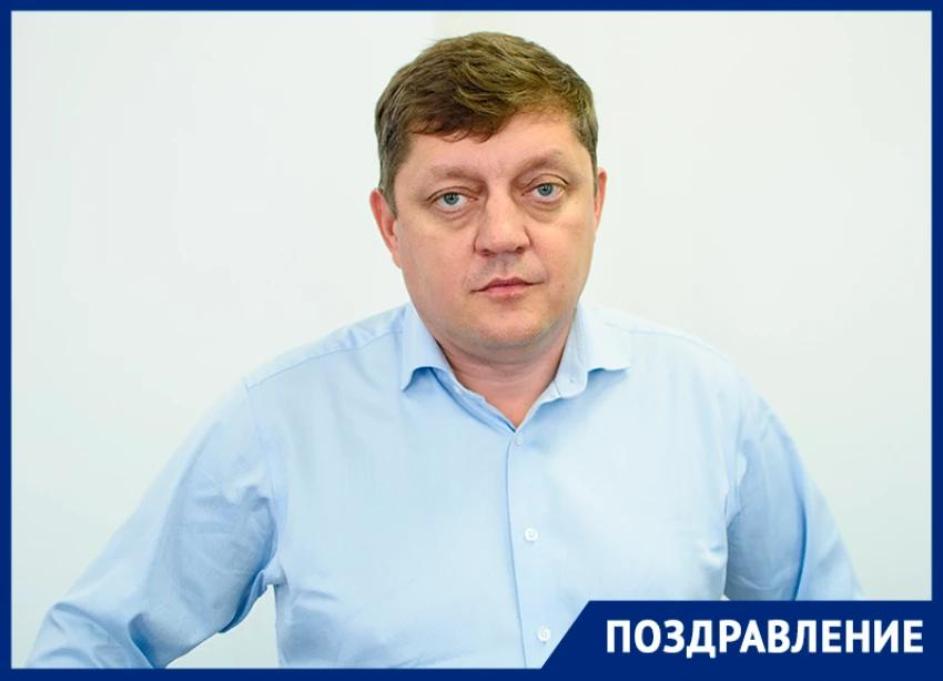 День рождения отмечает главный редактор сети «Блокнот» Олег Пахолков 