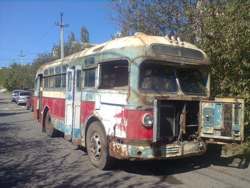 Дряхлому ставропольскому ретроавтобусу подарят вторую жизнь реставраторы из Санкт-Петербурга