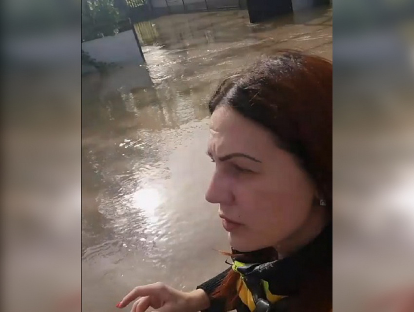 Уровень воды в затопленном селе на Ставрополье начал снижаться и попал на видео 