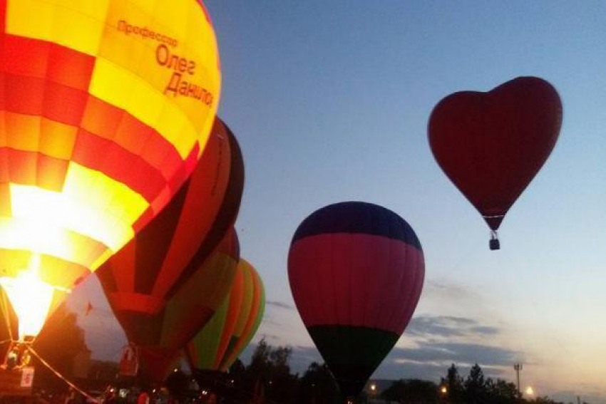 Перстень воздухоплавателя вручили победителю на закрытии фестиваля воздушных шаров в Пятигорске