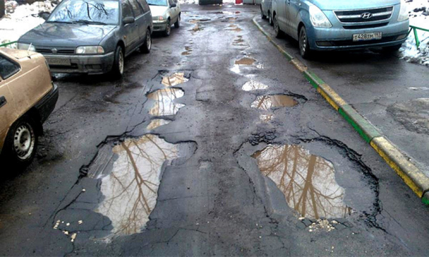 Администрацию Пятигорска обязали отремонтировать дорогу