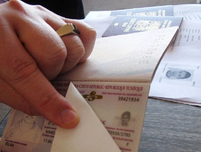 Женщина с поддельным паспортом пыталась оформить гражданство своим детям на Ставрополье